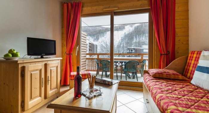 Le Hameau du Rocher Blanc, Serre Chevalier ski chalet, image 3